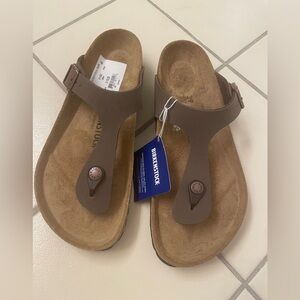 NWT💕 Birkenstock Gizeh Sandal Women’s Size 39~US 8-8.5 Brown/Mocha $110 *NWT*